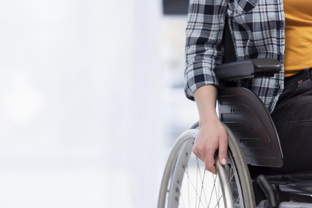 Codice ICD9 - ICD10 - Uomo sulla sedia a rotelle